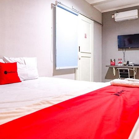 Reddoorz @ Citraland Surabaya Otel Dış mekan fotoğraf