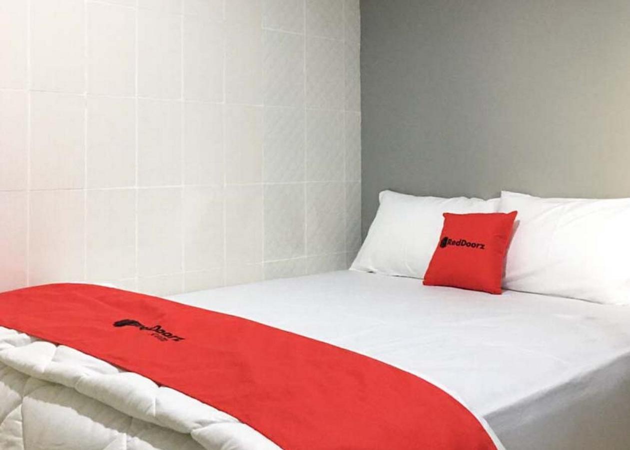 Reddoorz @ Citraland Surabaya Otel Dış mekan fotoğraf
